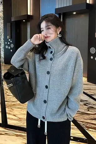 欧洲站2023秋冬设计感韩版立领单排扣坑条柔软针织开衫毛衣外套潮商品大图