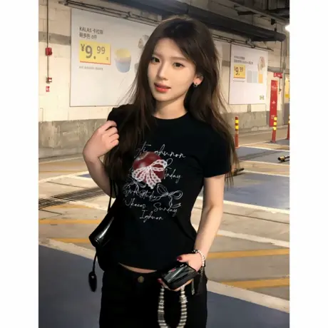 美式辣妹黑色正肩短袖t恤女2025新款夏季设计感小众修身显瘦上衣图片