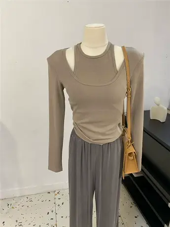 气质假两件~酒红色复古又显白氛围感垫肩镂空紧身长袖T恤女早秋新商品大图