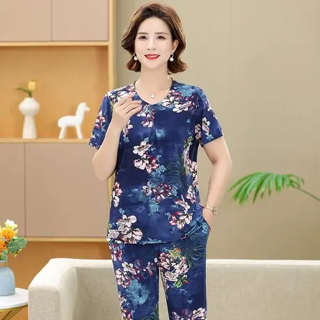 中年妈妈洋气夏装老年女装新款老太太奶奶冰丝套装时尚老人衣服薄图片