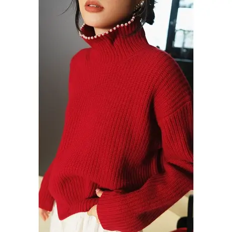 2023冬季新年款高品质时髦简约保暖高领翻领珍珠羊绒羊毛毛衣女图片