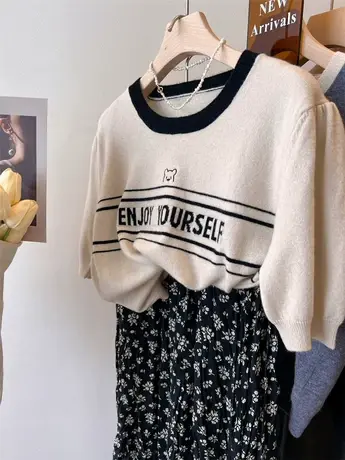 韩国小众 纯欲系 小熊刺绣字母软绵全羊毛显瘦泡泡袖针织衫毛衣女图片