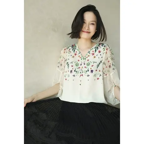 印花雪纺衬衫女装2024春夏季新款洋气灯笼袖V领宽松法式女士上衣图片