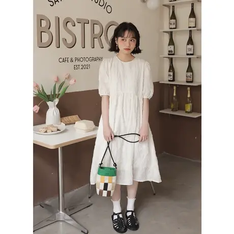 尔给法式初恋奶甜裙子气质温柔赫本风可盐可甜白色短袖连衣裙女图片
