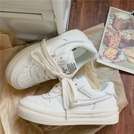 Betoo 学院风日系韩版小白鞋女2023春季新款低帮运动港风板鞋商品大图