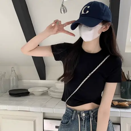 正肩黑色短袖t恤女夏季2025新款显瘦修身辣妹短款别致绝美小上衣商品大图