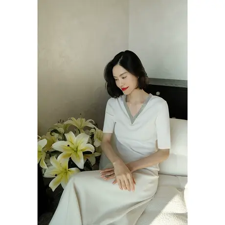 23新款女装优雅珠链V领修身超细%100美利奴羊毛针织衫打底上衣女商品大图