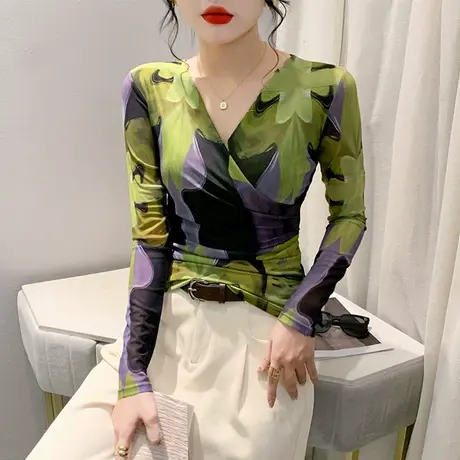 2023秋装T恤女长袖性感褶皱交叉V领上衣洋气修身减龄透气打底衫潮图片