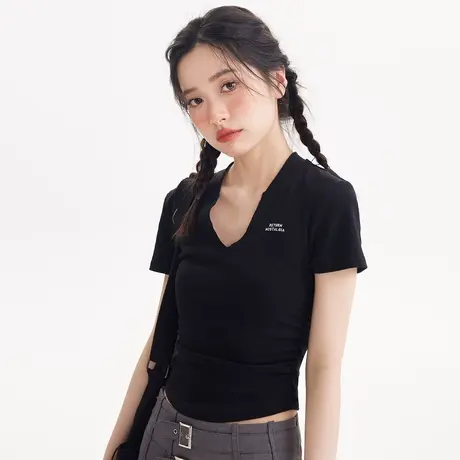 尔给短袖v领短款t恤女2023新款设计感小众正肩辣妹紧身上衣夏季商品大图