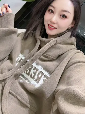 2023新款冬季加厚保暖双面奥利绒连帽卫衣女复古设计感气质上衣潮图片