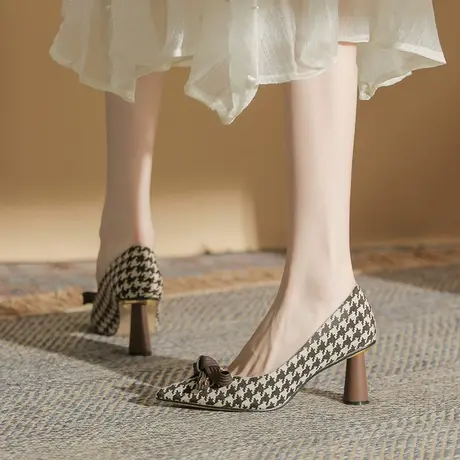 粗跟单鞋女2024年春季新款设计感小众尖头蝴蝶结不累脚职业高跟鞋图片