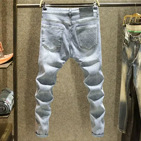 欧洲站潮牌牛仔裤男款修身弹力小脚裤后口袋立体烫印青年休闲长裤图片