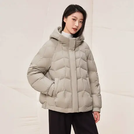 坦博尔奥莱清仓羽绒服云感弯袖连帽短款时尚冬季保暖加厚保暖外套图片
