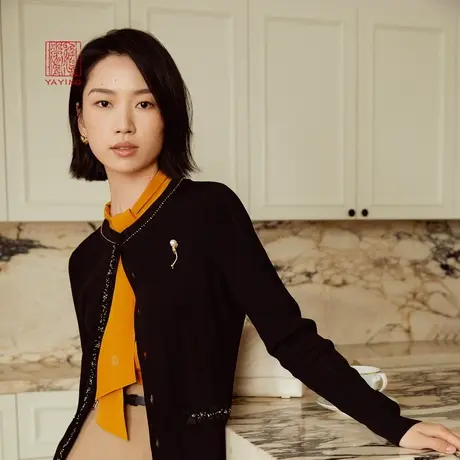 EP雅莹高端系列 黑色修身丝棉混纺圆领针织上衣 商场同款9510B图片