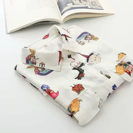 2020夏季新款文艺小众设计感卡通印花衬衫女宽松学生雪纺衬衣上衣图片