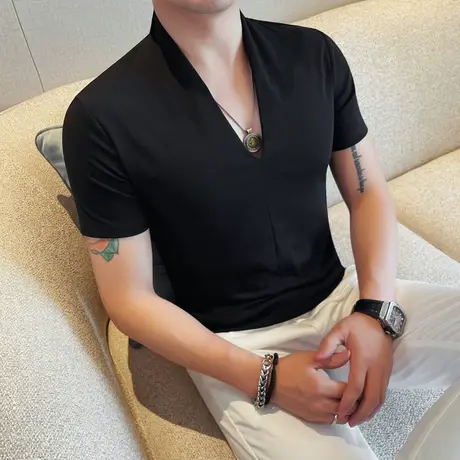 2025新款短袖T恤薄款夏季潮牌个性纯色V领半袖上衣潮流打底衫男图片