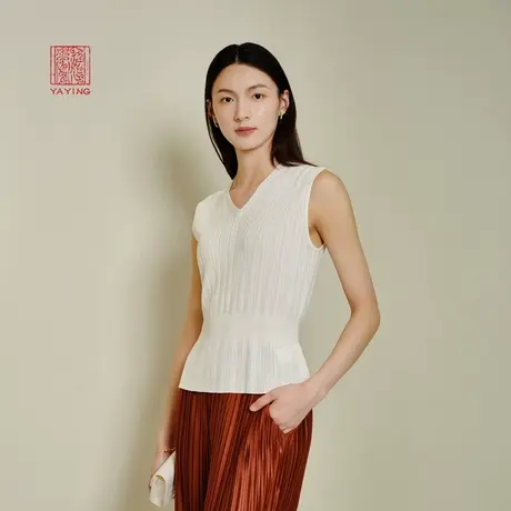 EP雅莹高端系列 桑蚕丝气质修身v领针织背心 2023秋冬新款9905A图片