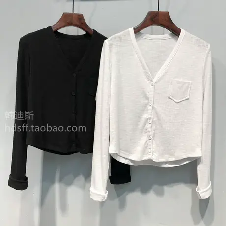 2023春装韩国东大门新款V领显瘦单排扣小口袋螺纹长袖T恤短开衫女商品大图