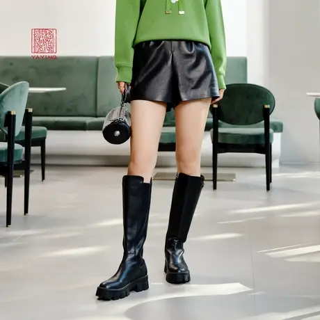 EP雅莹高端系列 羊皮松紧腰荷叶边A摆短款皮裤 2023秋冬新款P601A图片