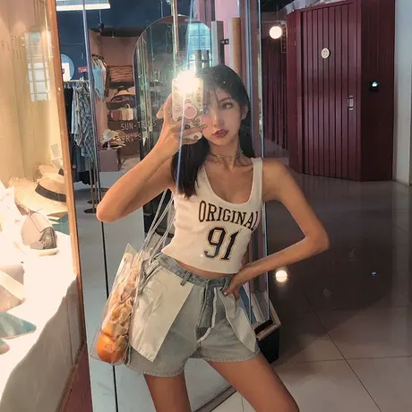 法式运动小吊带背心女外穿夏季网红爆款美背西装内搭打底上衣潮酷图片