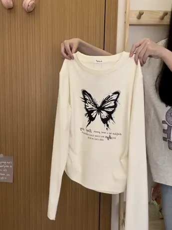 红续蝴蝶字母收腰正肩长袖T恤女日系甜酷风显瘦内搭上衣秋冬新款图片