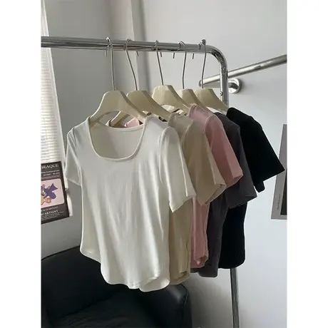 黑色短款露锁骨T恤女夏季纯欲风圆弧下摆方领修身百搭短袖上衣潮图片