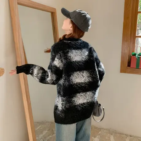 othermix条纹撞色慵懒毛衣女2024春季新款渐变软糯套头针织衫上衣图片