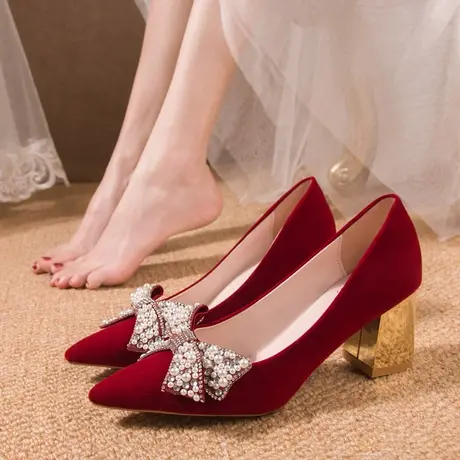 婚鞋女粗跟2023年新款新娘鞋不累脚孕妇酒红色高跟鞋秀禾婚纱两穿图片