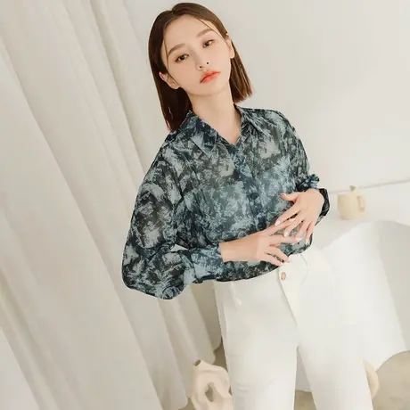 桔熊秋季休闲印花微透肤翻领衬衫薄款小外套上衣女装大码AB17626图片