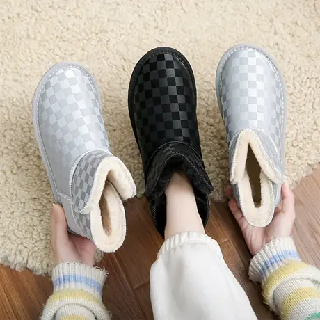 雪地靴女款棋盘格防水加绒加厚2023年新款冬季靴子抗寒一脚蹬棉鞋图片