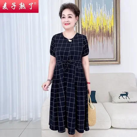2022新款妈妈夏装过膝格子连衣裙子阔太太妇女老年人中老年女装图片