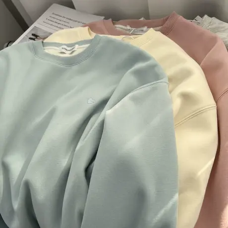 显白糖果色刺绣爱心加绒圆领卫衣女秋冬加厚宽松慵懒无帽套头上衣商品大图