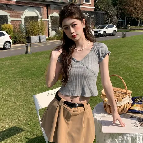 唐狮修身短款上衣女漂亮小衫新款2023爆款时尚洋气短袖T恤女12.8商品大图