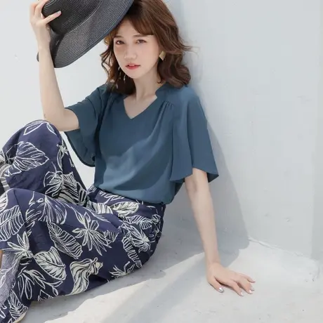 桔熊夏季通勤简约纯色柔软V领遮肉荷叶袖雪纺衫上衣女大码AB12547图片