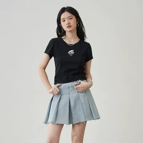 omont蛋挞家 贝壳印花短款修身正肩短袖T恤a字百褶牛仔半裙套装商品大图