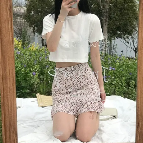 t恤设计感春夏t恤女短款上衣女辣妹穿搭短袖上衣女小众白t恤夏潮商品大图