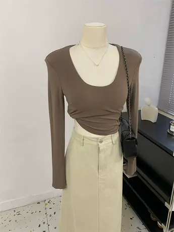 秋冬新简约U领露锁骨低领胸前双层托胸设计紧身短款长袖T恤女打底图片