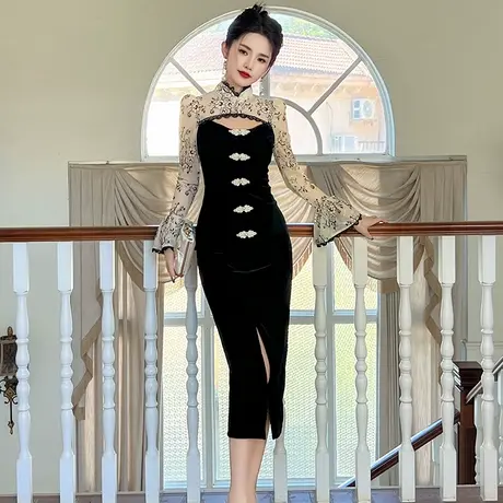 年轻款改良新中式过年黑色旗袍春季拼接蕾丝喇叭袖开叉丝绒连衣裙图片