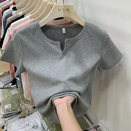 设计感小众别致小v领短袖t恤女2023夏季新款修身显瘦短款正肩上衣图片