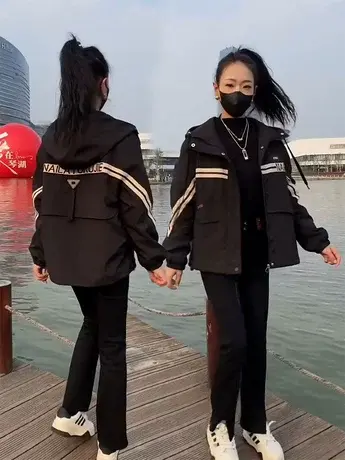 加棉连帽外套女2023秋装款刺绣字母韩版宽松休闲百搭抽绳夹克上衣图片