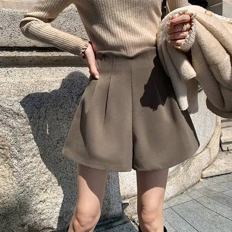 超火休闲阔腿卡其色毛呢短裤女2023秋冬新款高腰显瘦靴裤子外穿图片