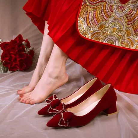 婚鞋女2023年新款低跟舒适新娘鞋不累脚珍珠百搭秀禾婚纱两穿敬酒图片