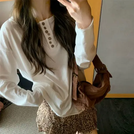 纽扣设计感小众长袖T恤女春秋宽松韩版内搭外穿打底衫罩衫上衣潮图片