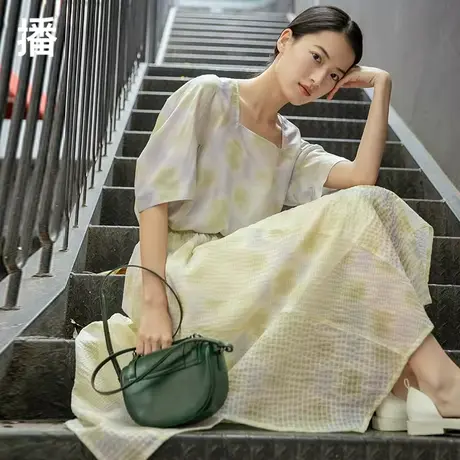 播2023夏季新款伞裙腰带晕染不规则裙摆印花半身裙女BDP2BD0166图片