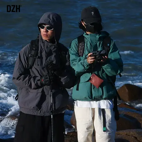 情侣秋季冲锋衣外套男2024新款秋装上衣休闲运动连帽夹克男士风衣图片