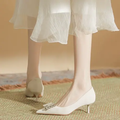 2023年春夏季新款时尚水钻方扣高跟鞋女细跟气质名媛中跟尖头单鞋商品大图