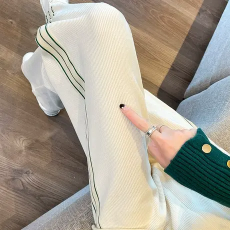 米白色灯芯绒阔腿裤女春秋冬高腰垂感雪尼尔拖地条绒休闲直筒裤子图片