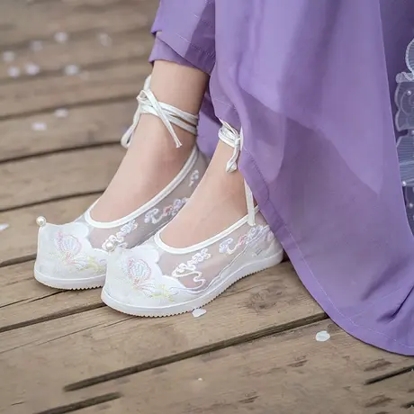 【如梦霓裳】改良汉服女士绣花鞋中国风蝴蝶镂空绑带内增高翘头履图片