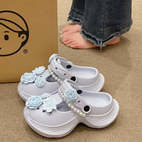 洞洞鞋女外穿夏季甜美花朵珍珠链防滑增高厚底两穿沙滩包头凉拖鞋图片
