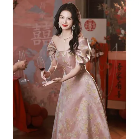 粉色敬酒服2024新款新娘高级感答谢宴法式方领订婚宴礼服女夏季商品大图